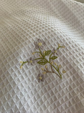 Load image into Gallery viewer, Cotton Embroidered Bath Towel