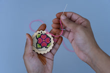 Load image into Gallery viewer, DIY Cross Stitch Scallop Circle