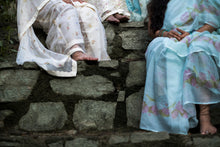 Load image into Gallery viewer, Malar Thottam Kota Saree