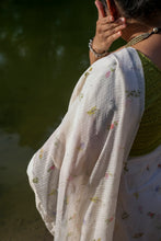 Load image into Gallery viewer, Malar Thottam Kota Saree