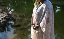 Load image into Gallery viewer, Malar Thottam Kota Saree