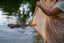 Load image into Gallery viewer, Kanagambaram Kota Saree