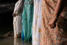 Load image into Gallery viewer, Kanagambaram Kota Saree