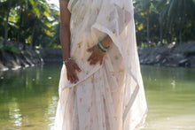 Load image into Gallery viewer, Malar Thottam Kota Saree