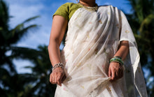 Load image into Gallery viewer, Malar Thottam Kota Saree
