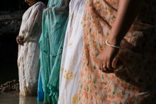 Load image into Gallery viewer, Malar Thottam Kota Saree
