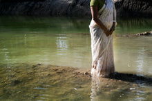 Load image into Gallery viewer, Malar Thottam Kota Saree
